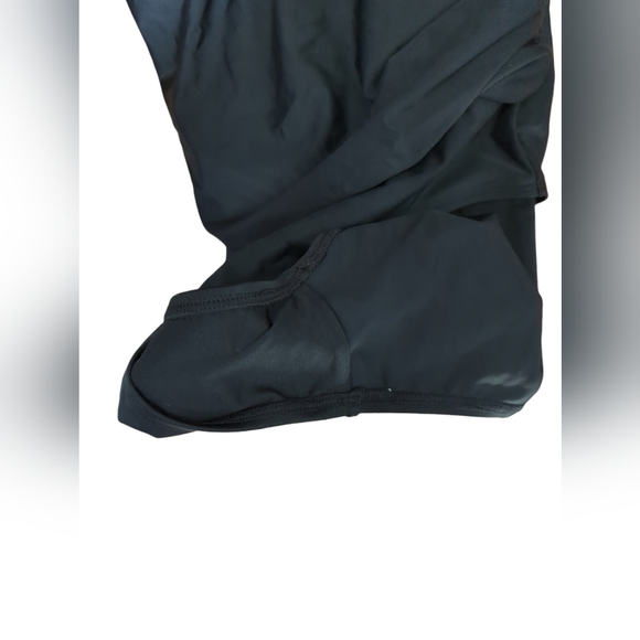 CUPSHE Womens Twist Front Cutout Ruched One Piece Black Swimsuit Beach Sz LG New - Picture 3 of 5